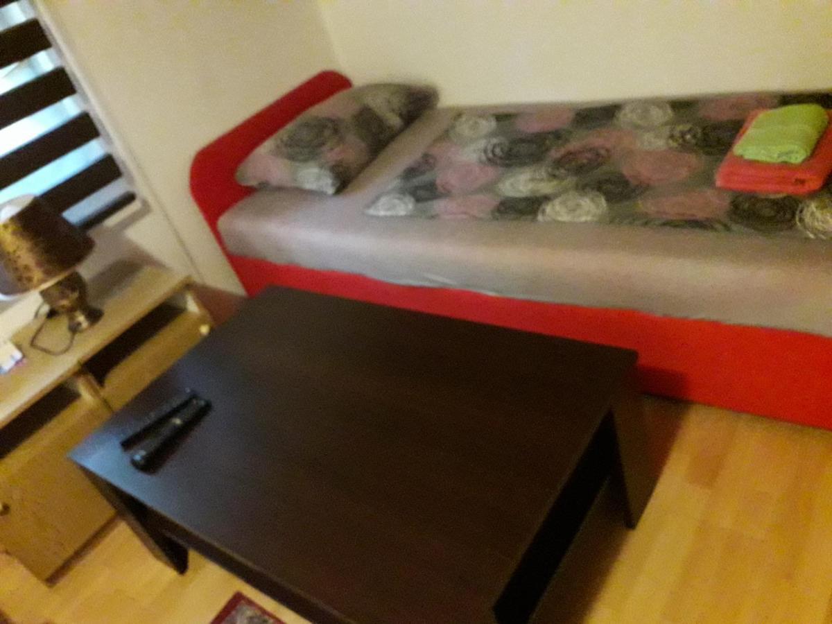 באניה לוקה Hostel Topic מראה חיצוני תמונה