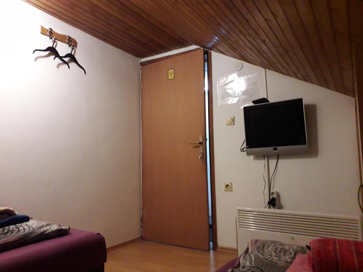באניה לוקה Hostel Topic מראה חיצוני תמונה