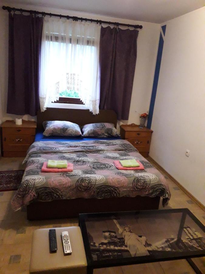 באניה לוקה Hostel Topic מראה חיצוני תמונה