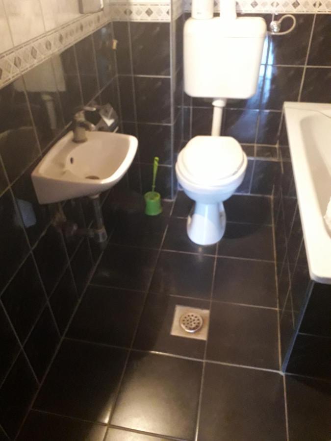 באניה לוקה Hostel Topic מראה חיצוני תמונה