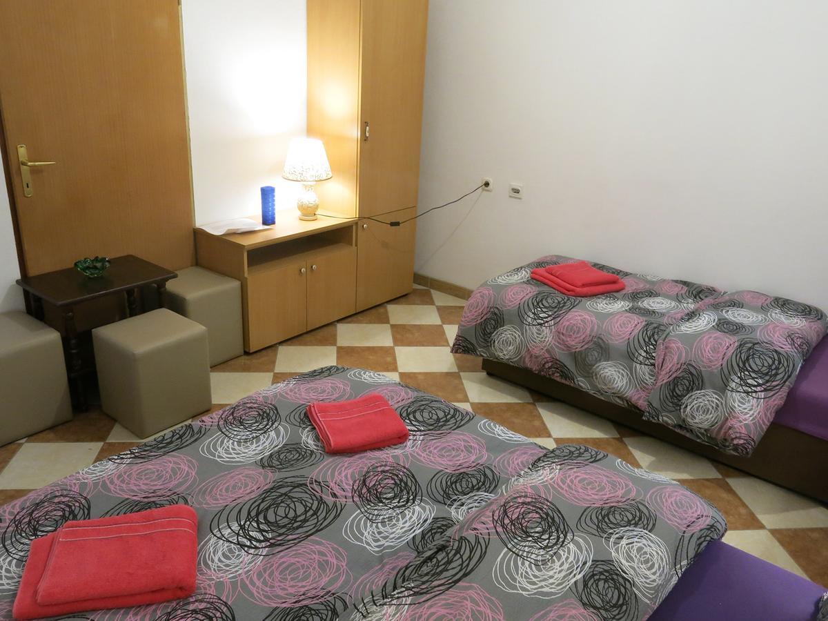 באניה לוקה Hostel Topic מראה חיצוני תמונה